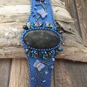 Bead embroidered bracelet, labradorite cuff, faux leather vegan jewelry, hand made ,one of a kind bracelet, labradorite cabochon bracelet,