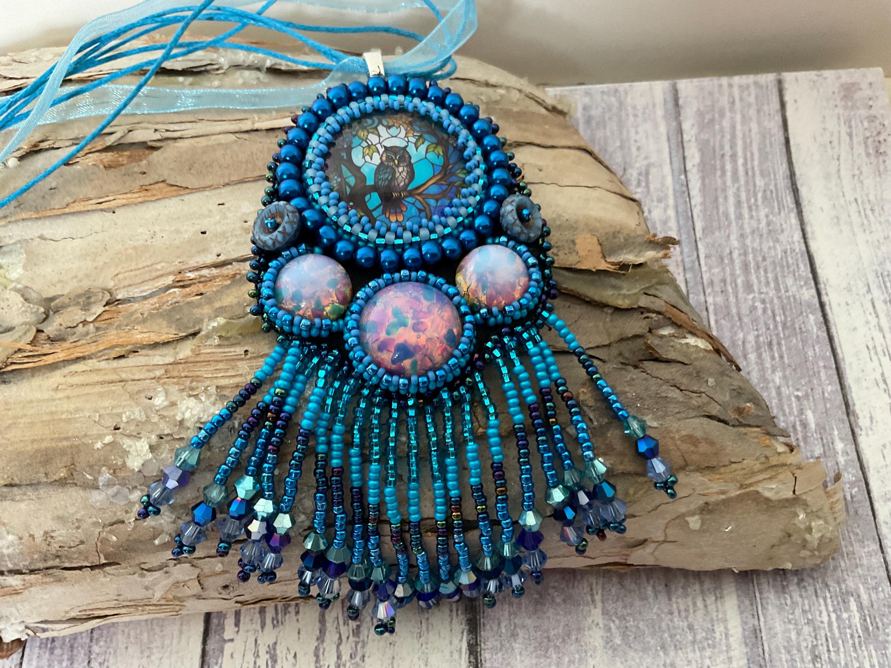 Owl pendant: beaded necklace