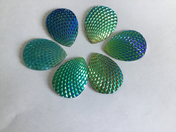 Resin Cab - Teardrop Large, Circles Resin Cab - Teardrop Large, Circles