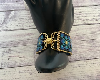 Handmade Peyote Seed Bead Cuff Bracelet, Magnetic Clasp (6.5")