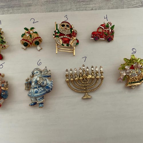 Broche navideño vintage: broche navideño con diamantes de imitación