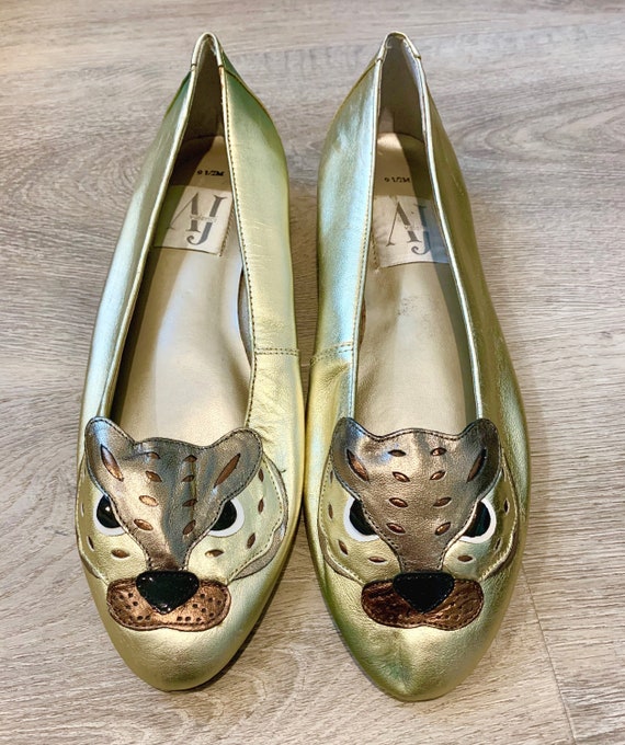 Vintage 80s Gold Tiger Face Flats