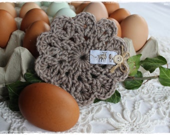 Coaster with acufactum motif crocheted beautiful gift idea handmade by lavenderherzl