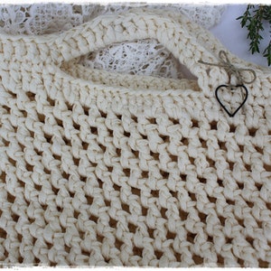 Crochet bag CREMEFARBEN with heart, crocheted Nordic style handmade by lavendelherzl image 1