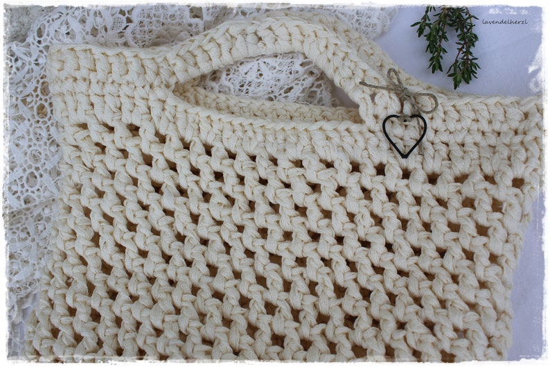 Crochet bag CREMEFARBEN with heart, crocheted Nordic style handmade by lavendelherzl image 1