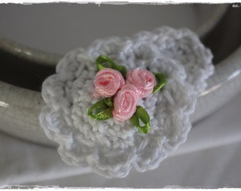 Haarspange im Landhausstil gehäkelt und mit Rosen verziert handmade by lavendelherzl Unikat