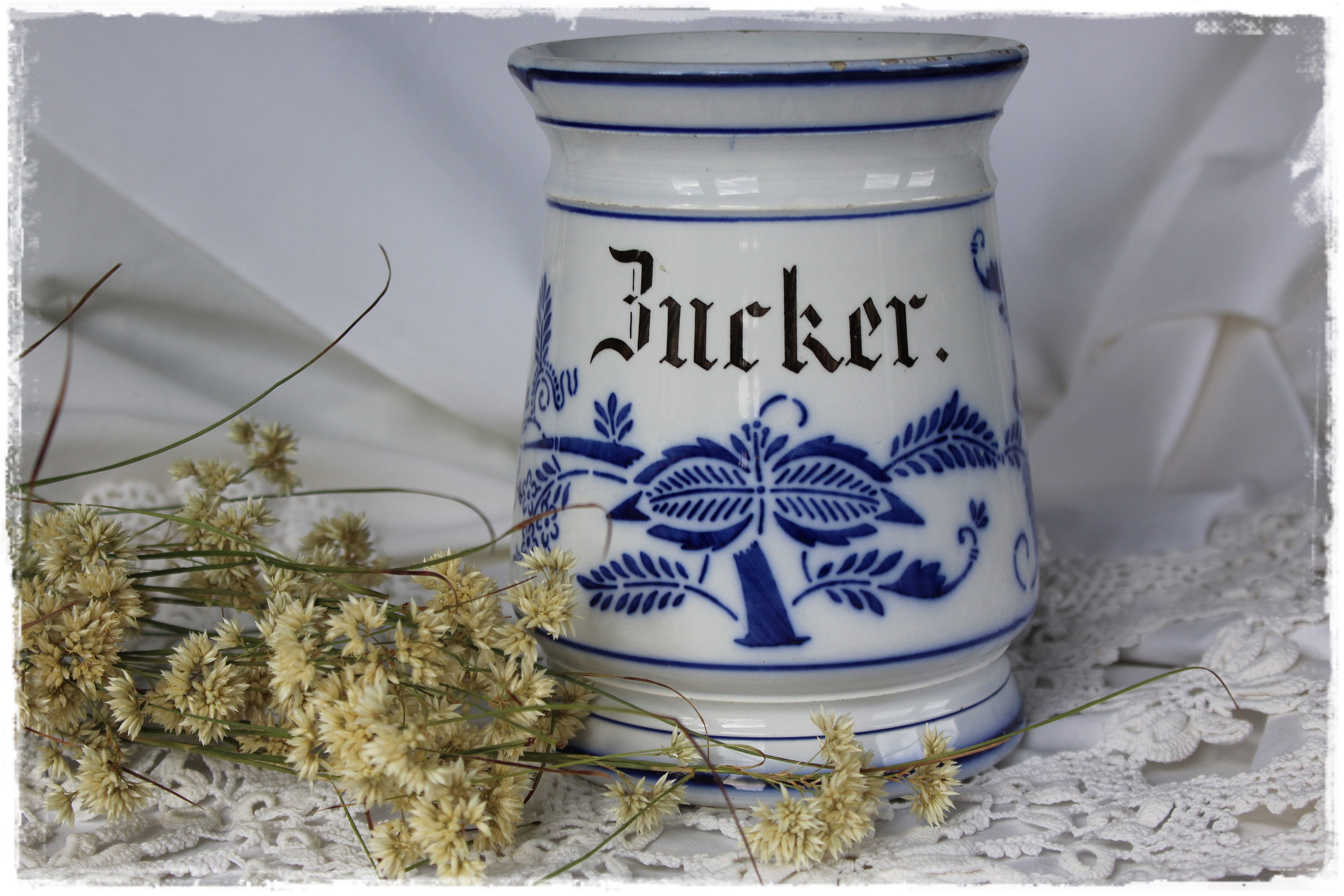 Vintage caja de almacenamiento con la inscripción azul | Etsy