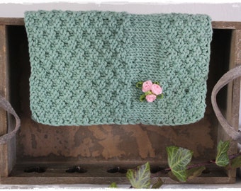 Torchon décoratif et écologique tricoté en vert zéro déchet cadeau vie sans plastique fait main par lavendelherzl