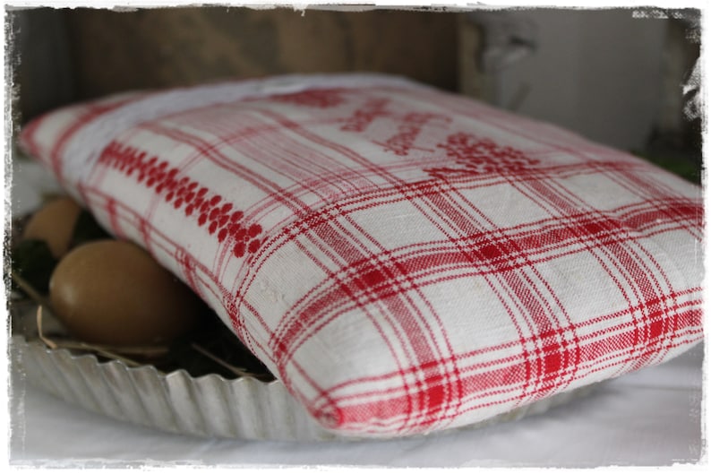 Lavender pillow scented pillow made of antique farmer's fabric decorated with saying and laundry button RED white handmade by lavendelherzl image 7