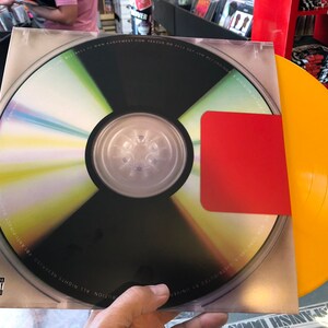 Kanye West Yeezus ネオンイエロー・バイナル 新品 アナログ盤 il_300x300.3249837734_1onp.jpg