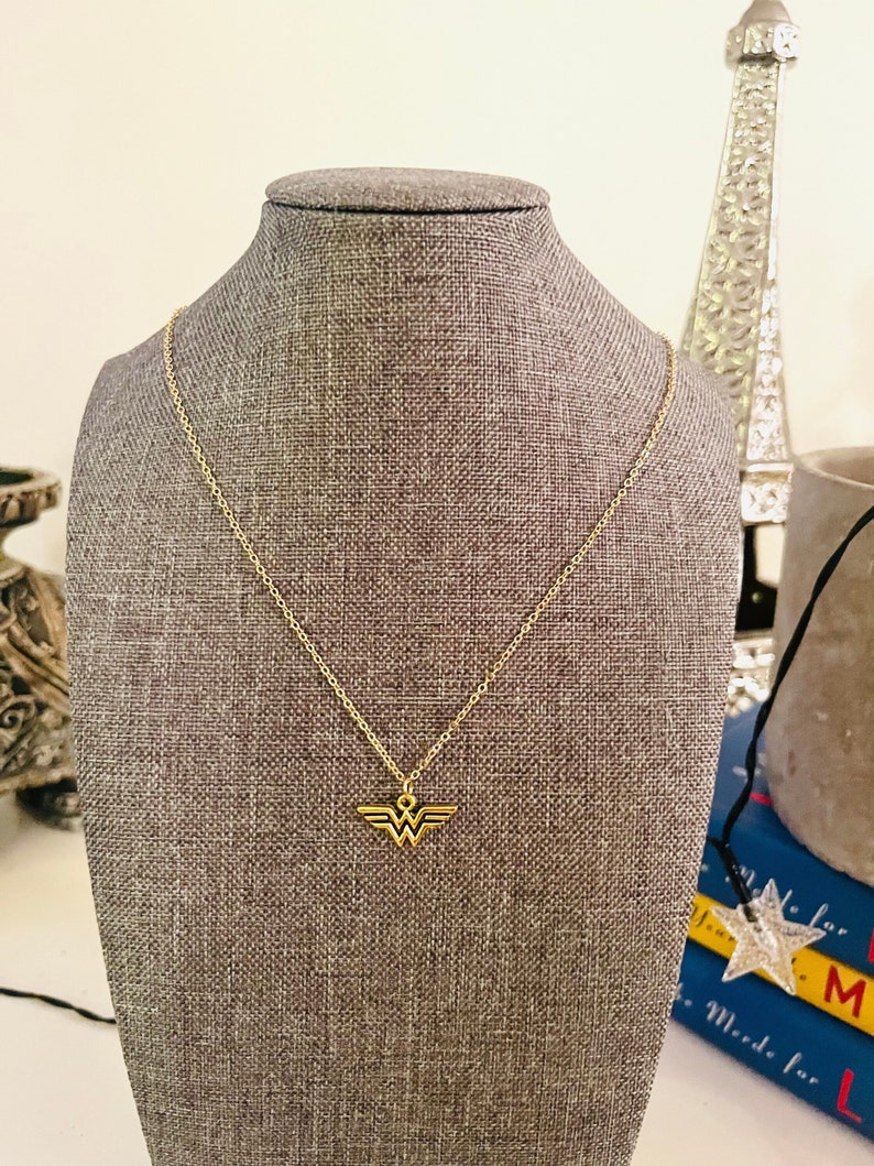 Wonder Woman Necklace L Superhero Necklace L Power L Strength L Strong ...