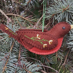 Brown Robin Ornament, Felt Robin Ornament, Wool Felt Bird Ornament, Folk Art Bird Ornament, American Robin Ornament, Embroidered Felt Robin