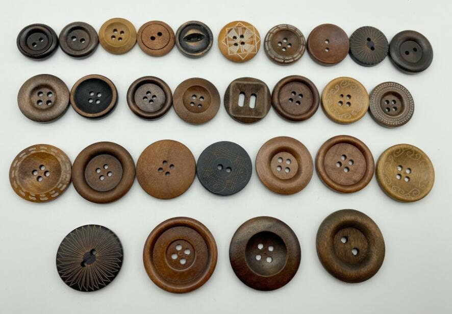 Lacquered Natural Leather Button - 36L/23mm