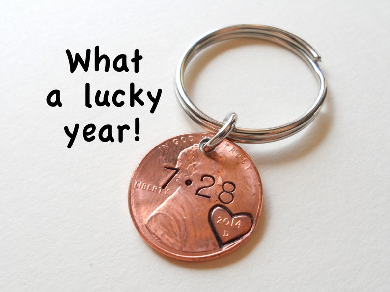 Anniversary Penny Keychain, Personalized Keychain, Lucky Penny Keychain, Date Key Chain, Husband Gift, Couples Keychain, Boyfriend Gift 