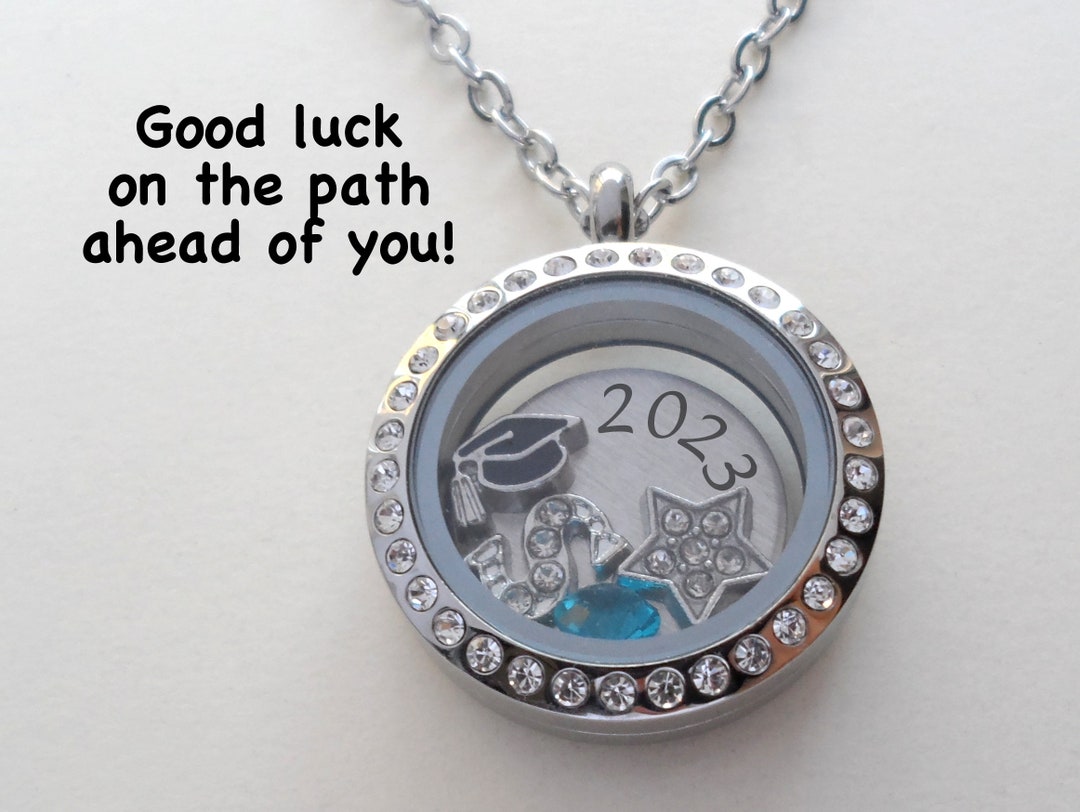 Graduation Floating Charm Locket Necklace avec Dream Charm, Circle ...