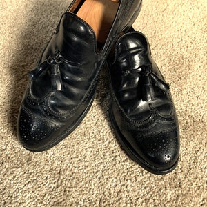 Vintage Allen Edmonds Berwick Black Wingtip Tassel Loafers Vintage Allen Edmonds Berwick Black Wingtip Tassel Loafers