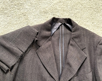 Vintage 40s Bond&#39;s Dark Brown with Red White and Blue Stripes and Flecks Suit 40-42, 35x32
