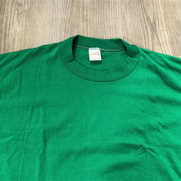 Deadstock Vintage 80s Sportswear Solid Green T Shirt XL