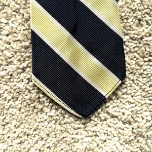 Vintage 60s Brooks Brothers Unlined Blue Yellow Silver Regimental Stripe Repp Tie