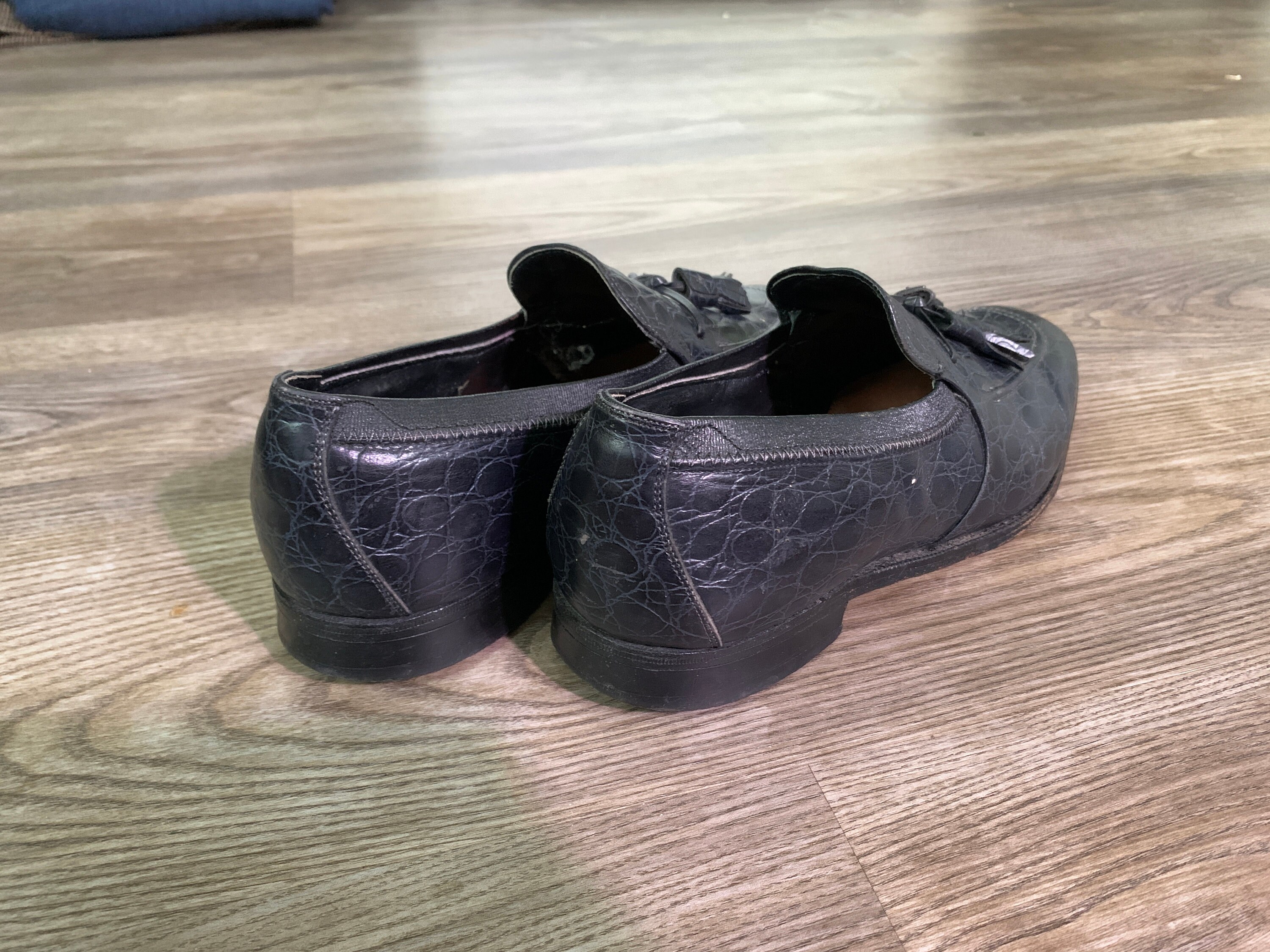 Johnston & Murphy Black Croc‑Embossed Tassel Loafers Men\'s 10M – Classic Shoes Vintage 70s Johnston & Murphy Aristocraft Black Faux Reptile  main image 2