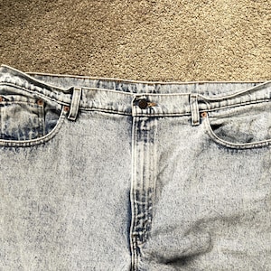 Vaqueros Levi&#39;s 550 vintage de los años 80 con lavado a la piedra claro, 42 x 32
