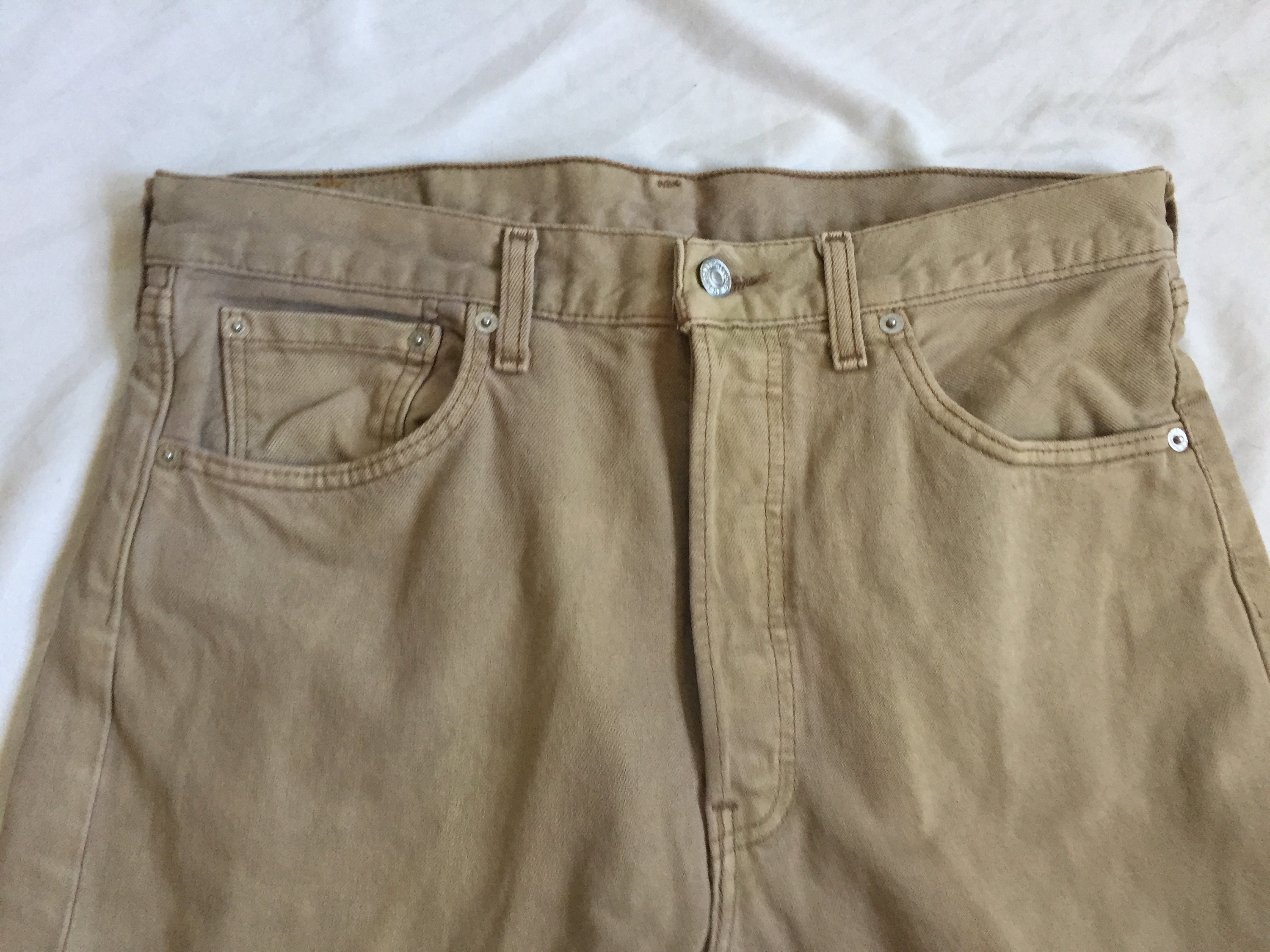 khaki levis jeans