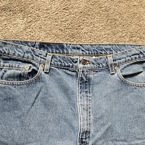 Vaqueros Levi&#39;s 550 vintage de los años 90 con lavado claro, 42 x 30
