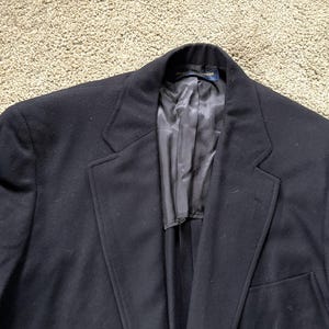 Brooks Brothers ヘリンボーン ゴールデンフリース柄 ネクタイ 紺 Brooks Brothers ヘリンボーン ゴールデンフリース柄 ネクタイ