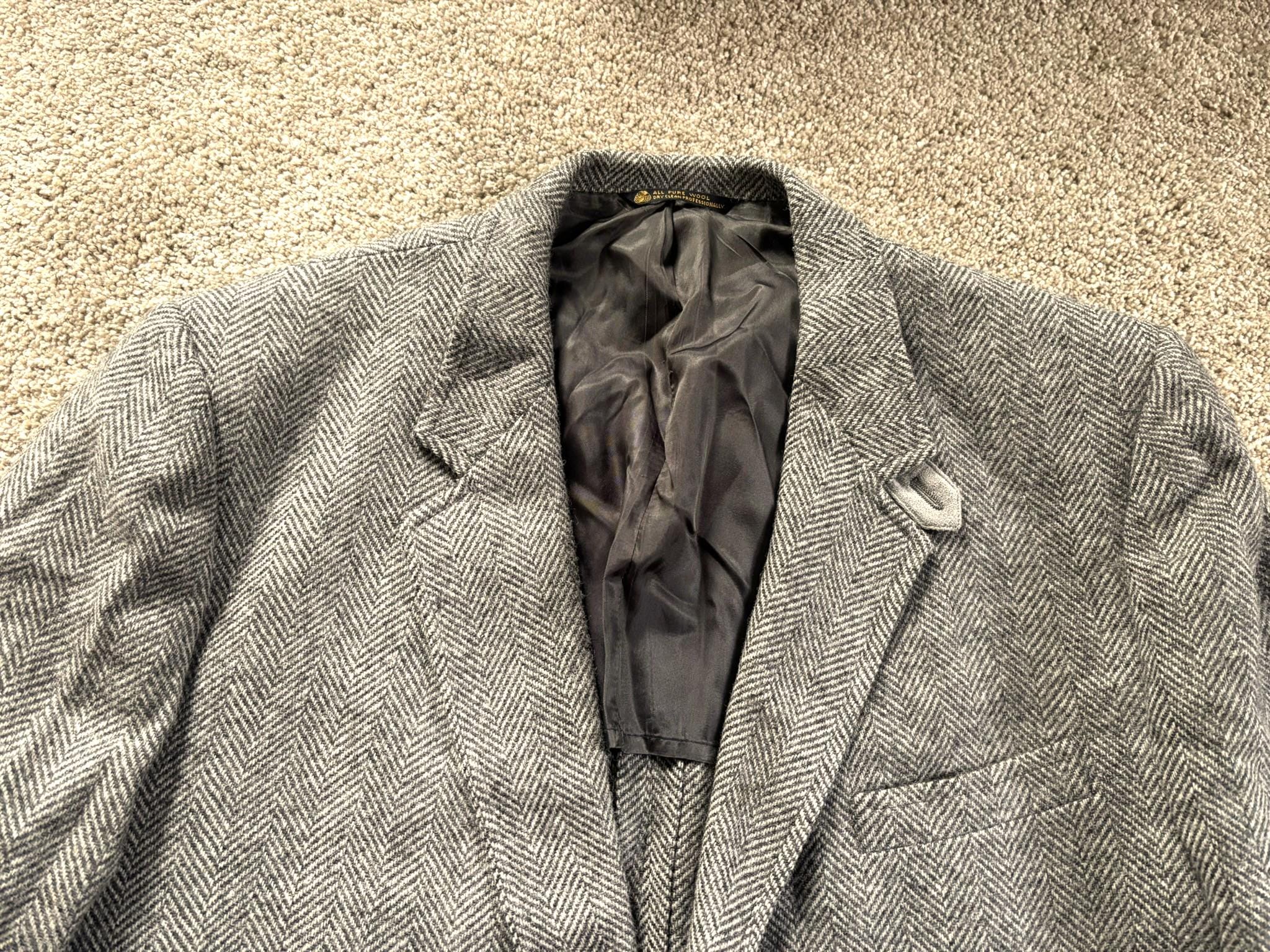 Vintage 80s Kingsridge Gray Herringbone Elbow Patch Tweed Sport