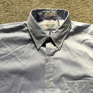 Camisa Oxford azul claro universitaria vintage de los años 80 de Deadstock OCBD 17-34/35 fabricada en EE. UU.