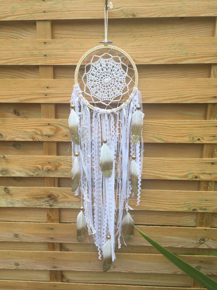 Attrape-Rêves Blanc et Plume Dorée