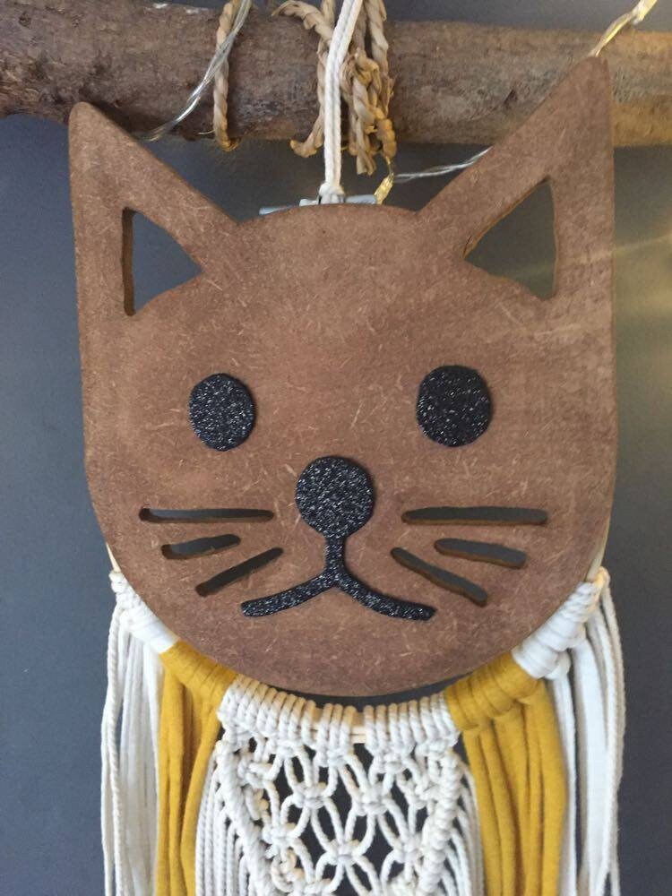 Attrape-Rêves Chat Fait Main en Écru et Moutarde