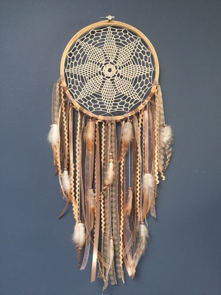 Attrape-Rêves Dans Les Tons Taupe Beige Broderie Crochet Fait Main