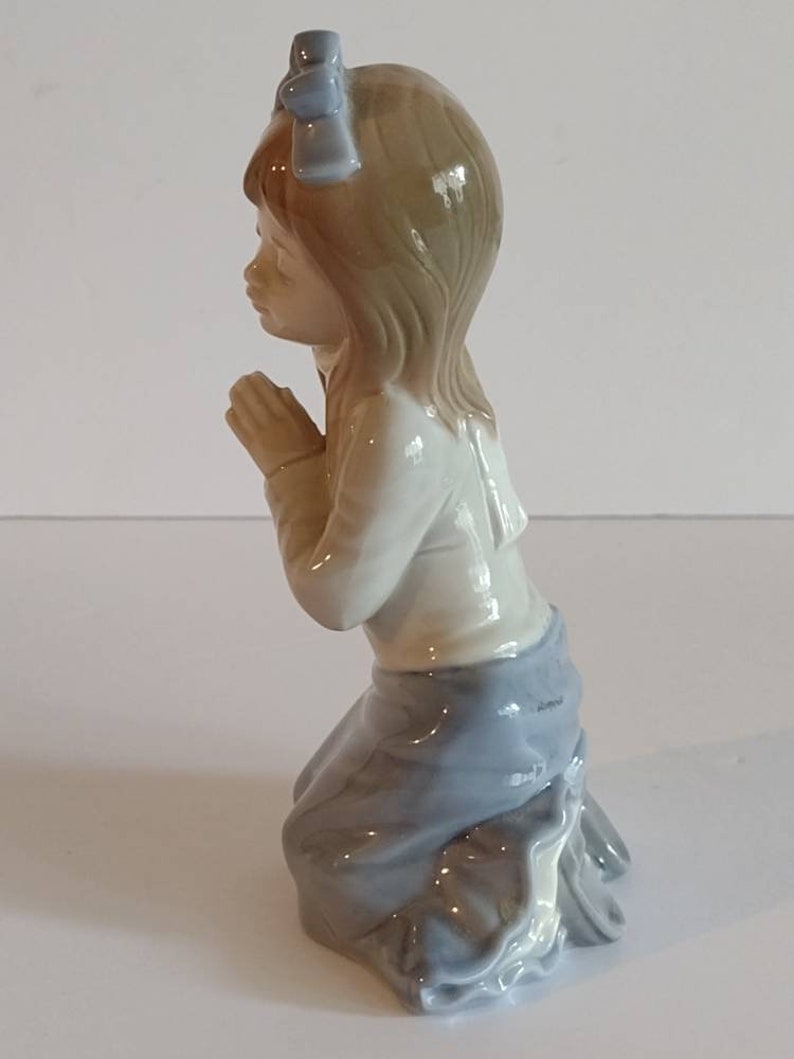 Vintage 1985 NAO by Lladro Porcelain Figurine Guide Me 61G Praying Young Girl 6 image 5