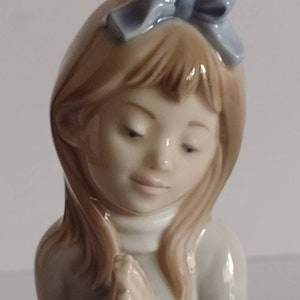 Vintage 1985 NAO by Lladro Porcelain Figurine Guide Me 61G Praying Young Girl 6 image 8