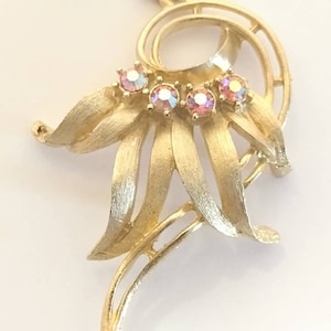 Vintage Art Nouveau Style Gold Metal & Rhinestone Floral Pendant  Necklace Costume Jewelry 10&quot;