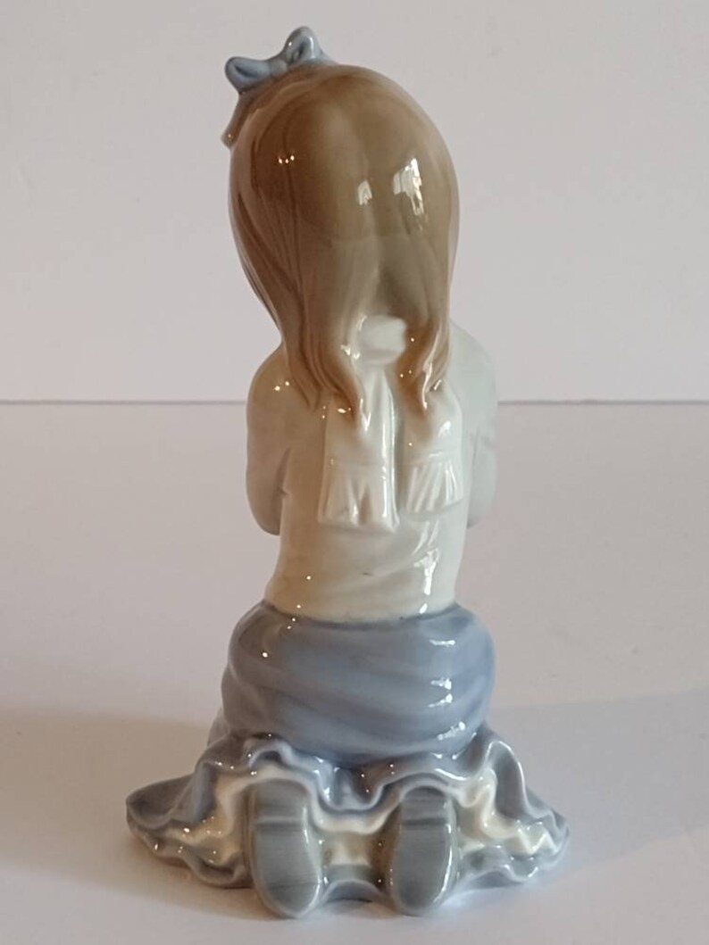 Vintage 1985 NAO by Lladro Porcelain Figurine Guide Me 61G Praying Young Girl 6 image 4