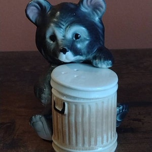 Vintage 1970s Fairway Japan Ceramic Bear Cub Trashcan Salt Pepper Shaker Set 4 image 2