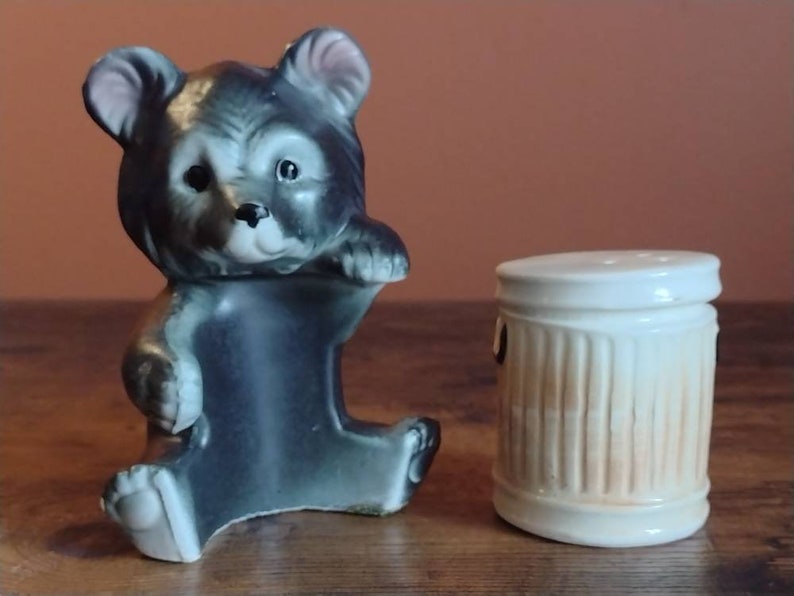 Vintage 1970s Fairway Japan Ceramic Bear Cub Trashcan Salt Pepper Shaker Set 4 image 8