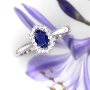 Bague de fiançailles. Superbe bague en saphir et diamant. Bague d’inspiration vintage. Disponible en or 18K, 14K, jaune, rose ou or blanc.