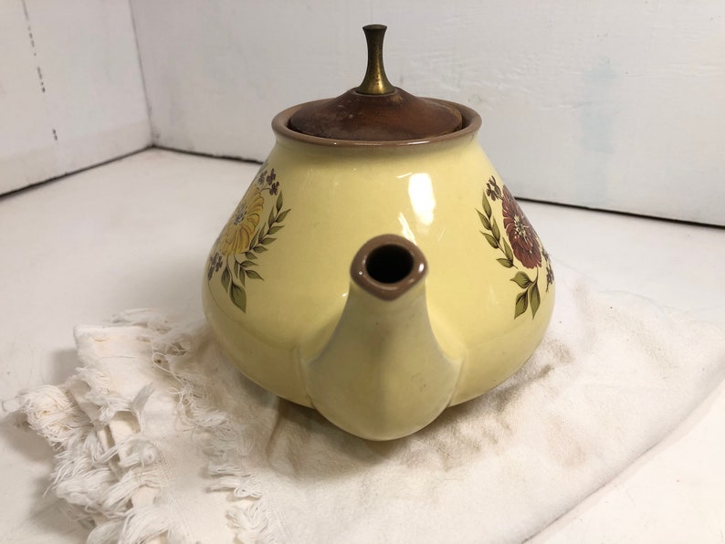 Vintage Taylor Smith /& Taylor Design Indian Summer Teapot with Wood Lid Yellow Floral Cottagecore