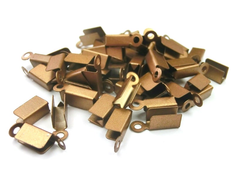 Klemmbleche Endkappen für Bänder 8x4mm 50 / 200 Stück Farbwahl Farbe bronze silber kupfer Bandklemmen Verbinder kupfer #S323