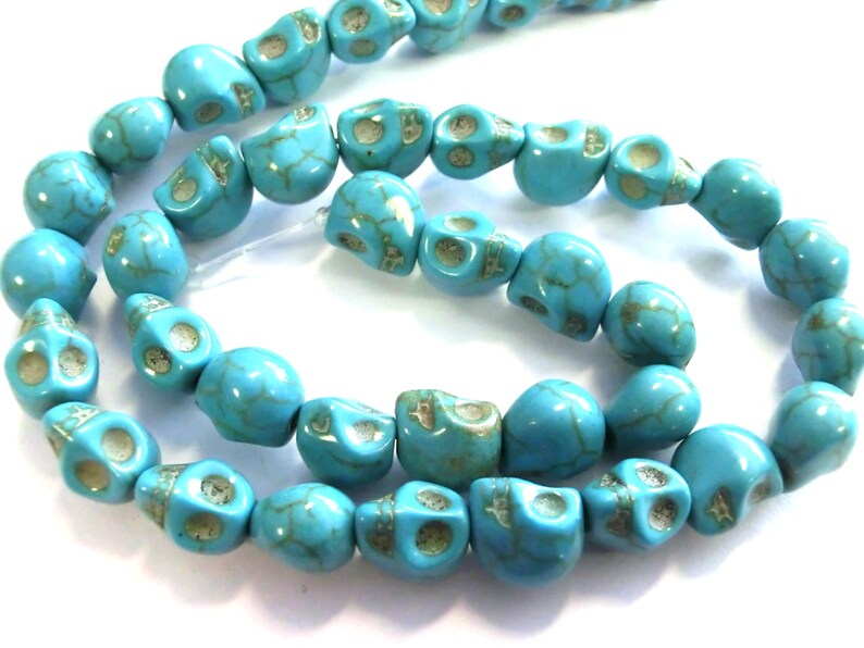 Skull Color turquoise 10 x 8 mm Stone Beads 1 Strand Skull Skull to thread image 2