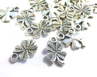 20 pendentifs trèfle à quatre feuilles 15,5 x 10 mm couleur argent antique porte-bonheur #S494