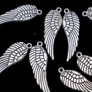15 ailes d'ange WING Charms 30 x 10 mm choix de couleur antique argent or porte-bonheur métal pendentif en métal antiksilber #S165