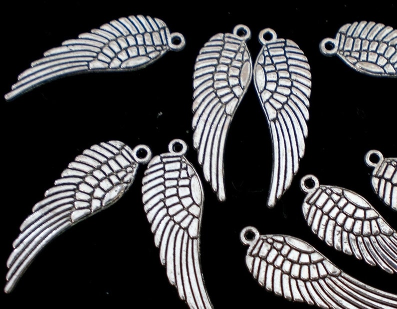 15 ailes d'ange WING Charms 30 x 10 mm choix de couleur antique argent or porte-bonheur métal pendentif en métal antiksilber #S165