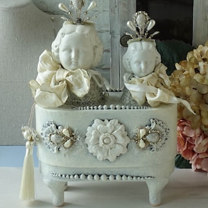 Mixed Media Kunst Zusammenstellung, antike Puppe, Porzellanpuppenkopf .OOAK Kunstpuppe -porzellan