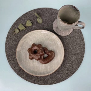 Eco felt placemat - table mat 36 cm round