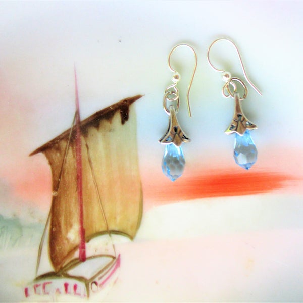 Aquamarine earrings, aqua crystal earrings, gift for her, girlfriend gift, swarovski crystal earrings, winter blue earrings, autumn earrings