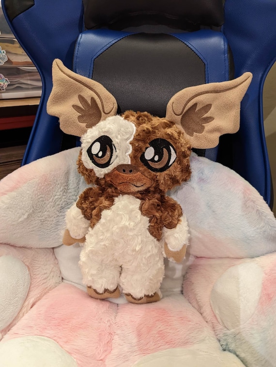 Gremlins Gizmo 6” Plush – Two Kids and A Dog